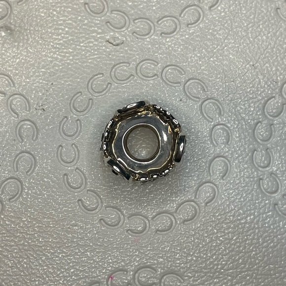 Chamilia Daisy Bouquet Black & White Swarovski Crystal Charm - Picture 5 of 6